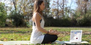 Feeling Bad About Yourself - Go on a Facebook Detox